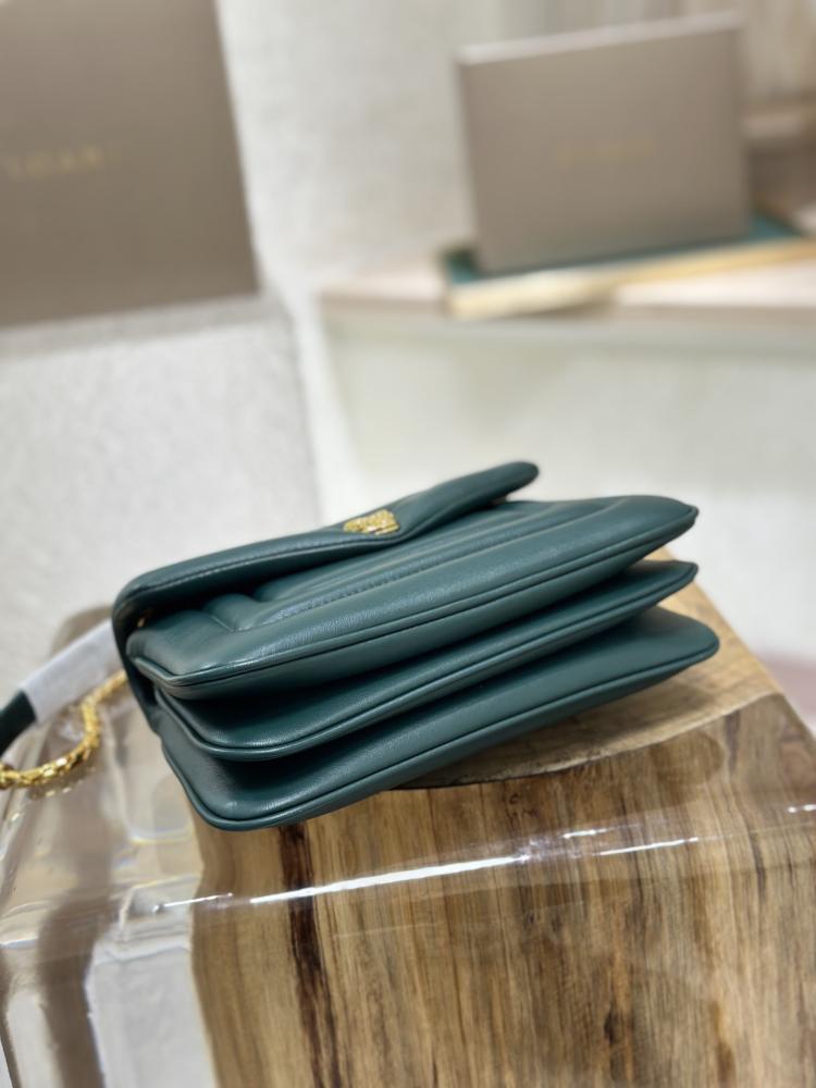 حقيبة SERPENTI REVERSE من بولغاري