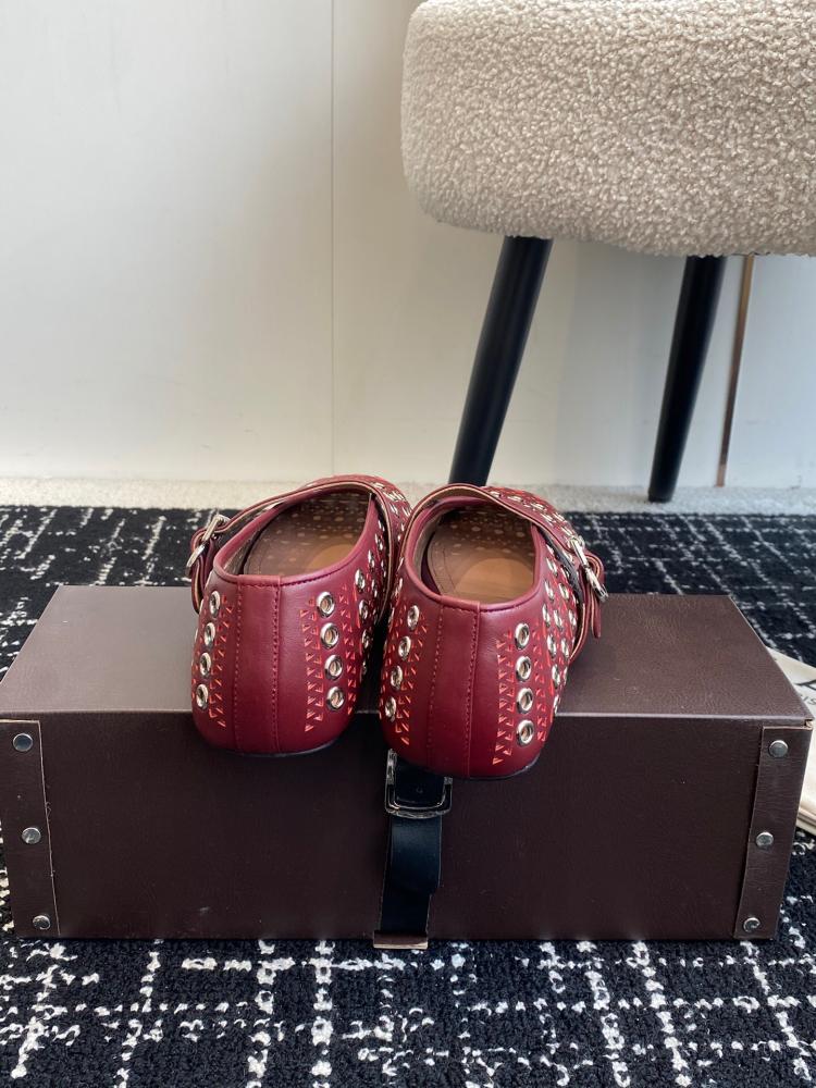 فلات Alaia 25ss