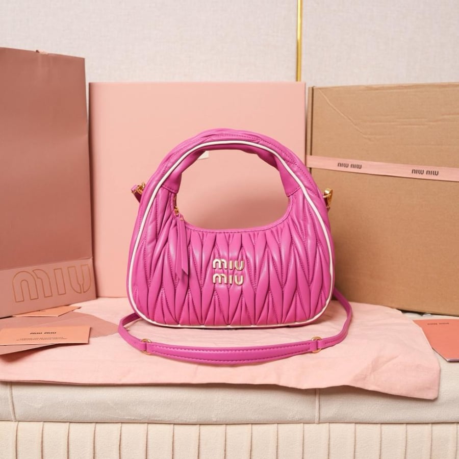 حقيبة miumiu wander