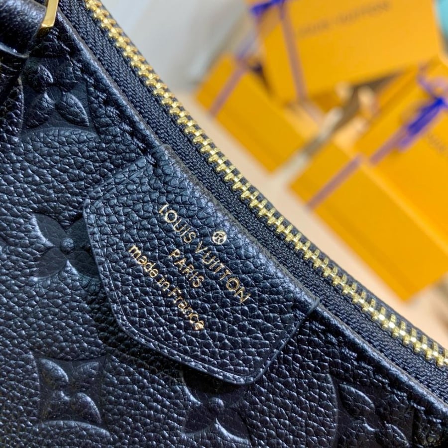 حقيبة Easy pouch من لويس فيتون