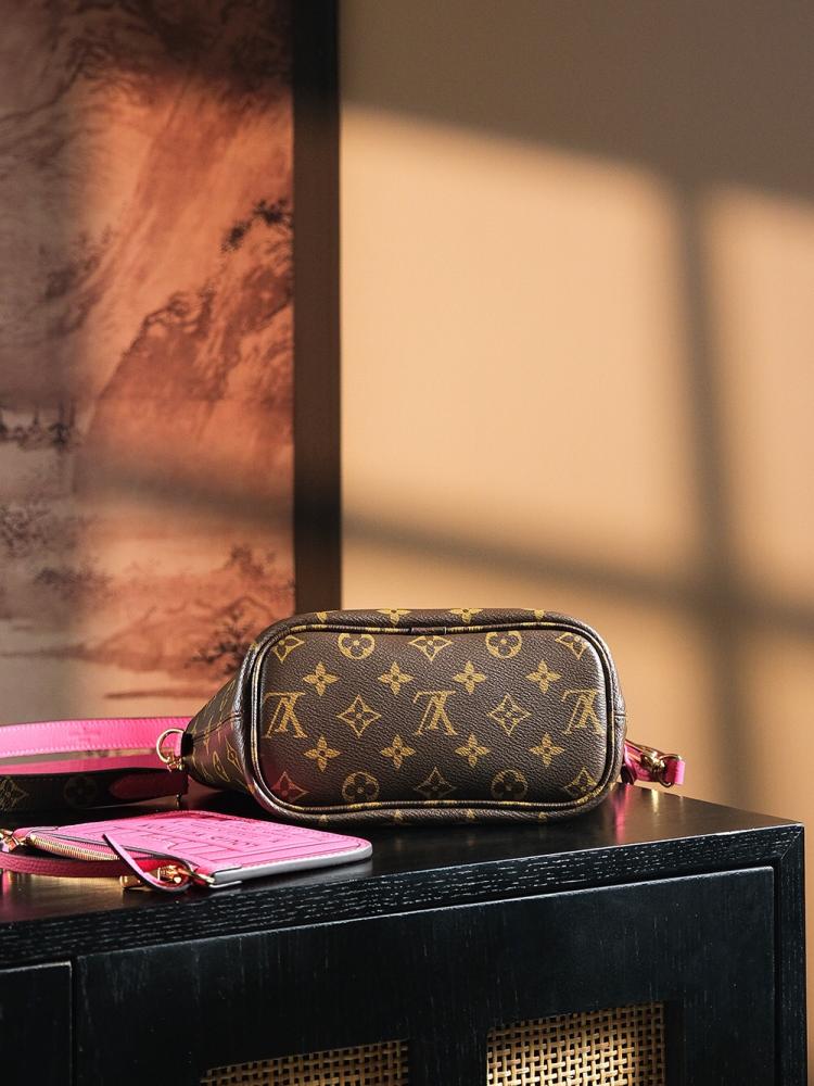 حقيبة Neverfull BB من لويس فيتون