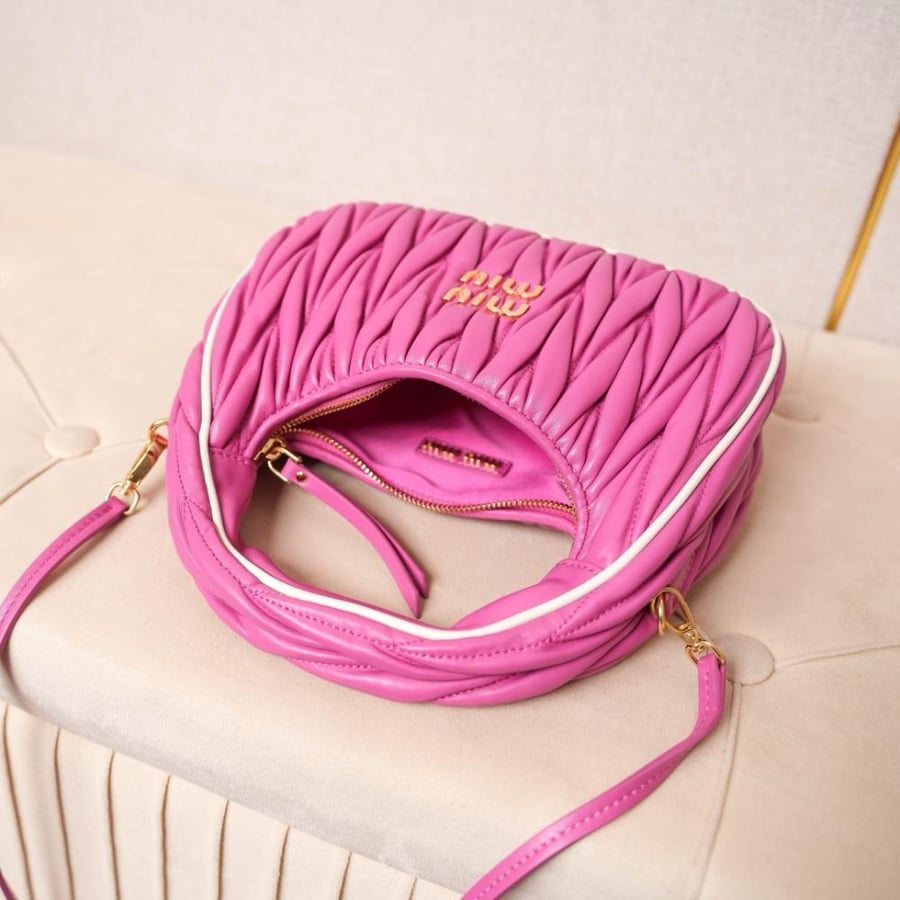 حقيبة miumiu wander