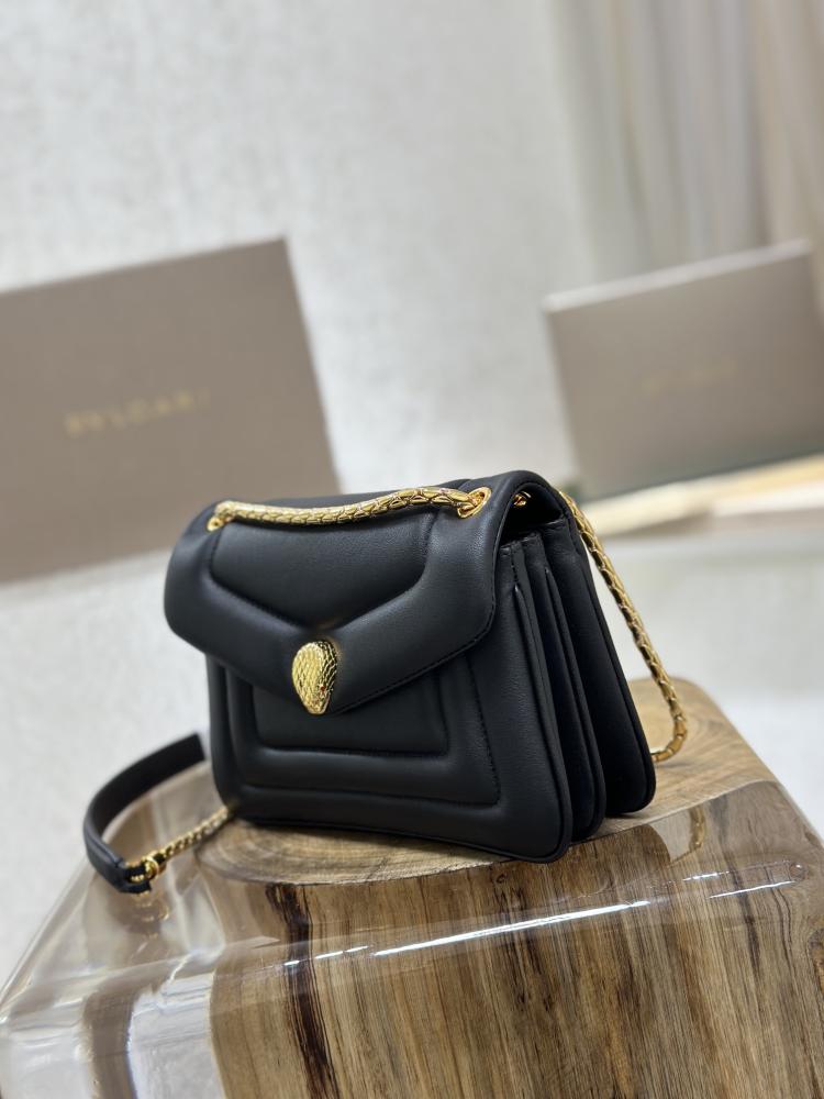 حقيبة SERPENTI REVERSE من بولغاري