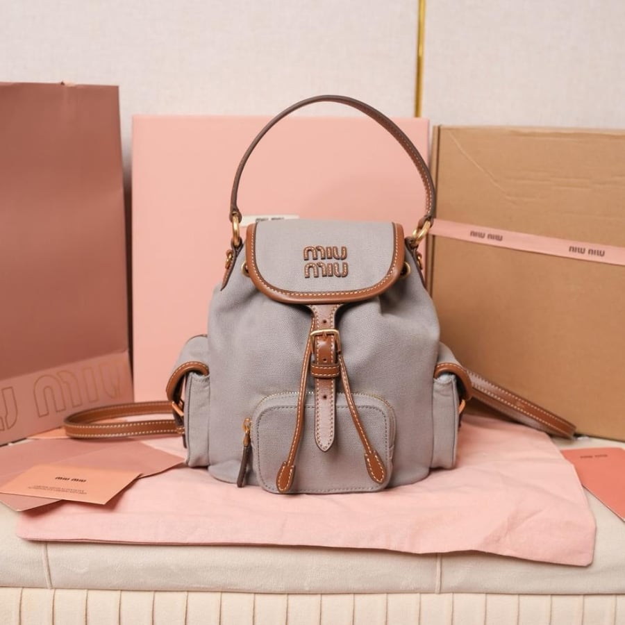 حقيبة backpack من ميوميو