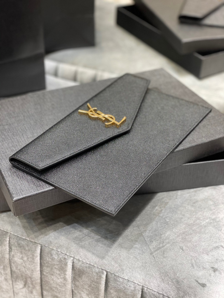 Ysl uptown pouch 27cm.    2768