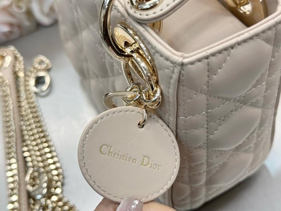حقيبة Mini Lady Dior