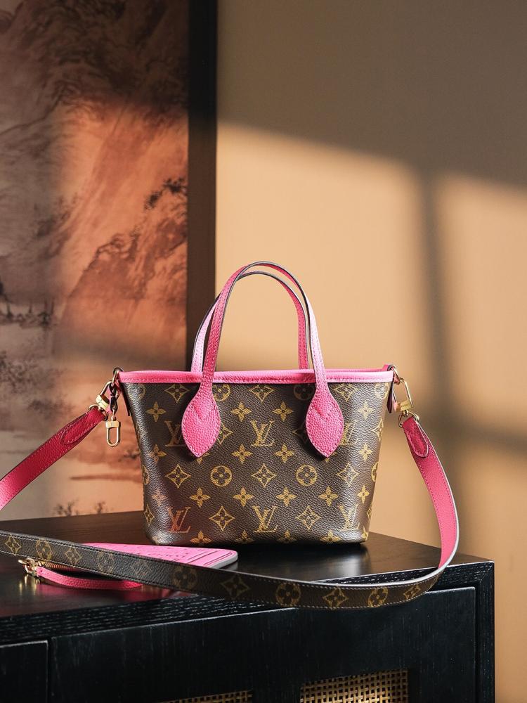 حقيبة Neverfull BB من لويس فيتون