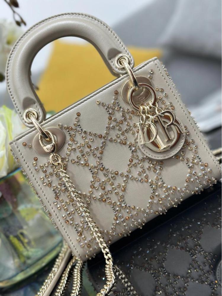 حقيبة Mini Lady Dior