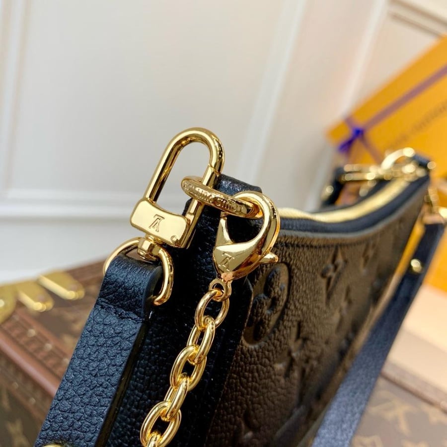حقيبة Easy pouch من لويس فيتون