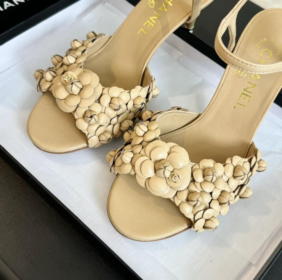Chanel heel