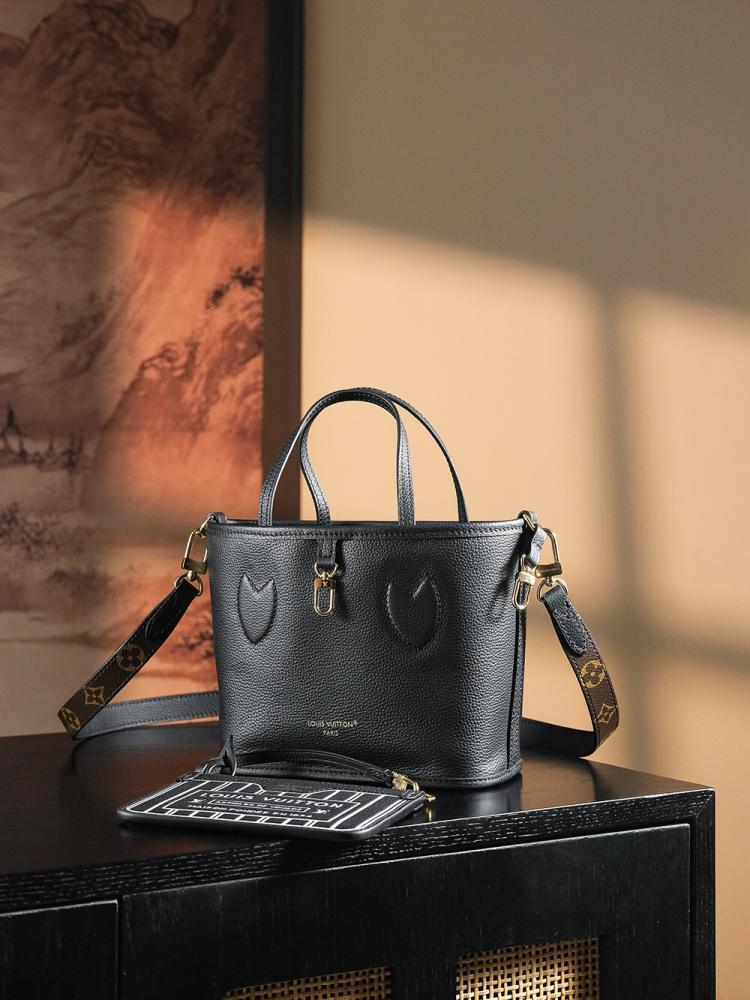 حقيبة Neverfull BB من لويس فيتون