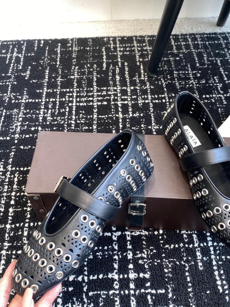 فلات Alaia 25ss