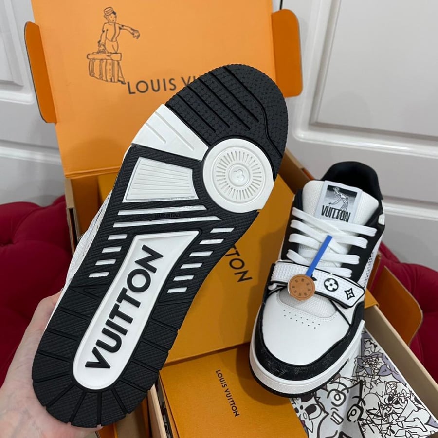حذاء  Lv trainer من لويس فيتون