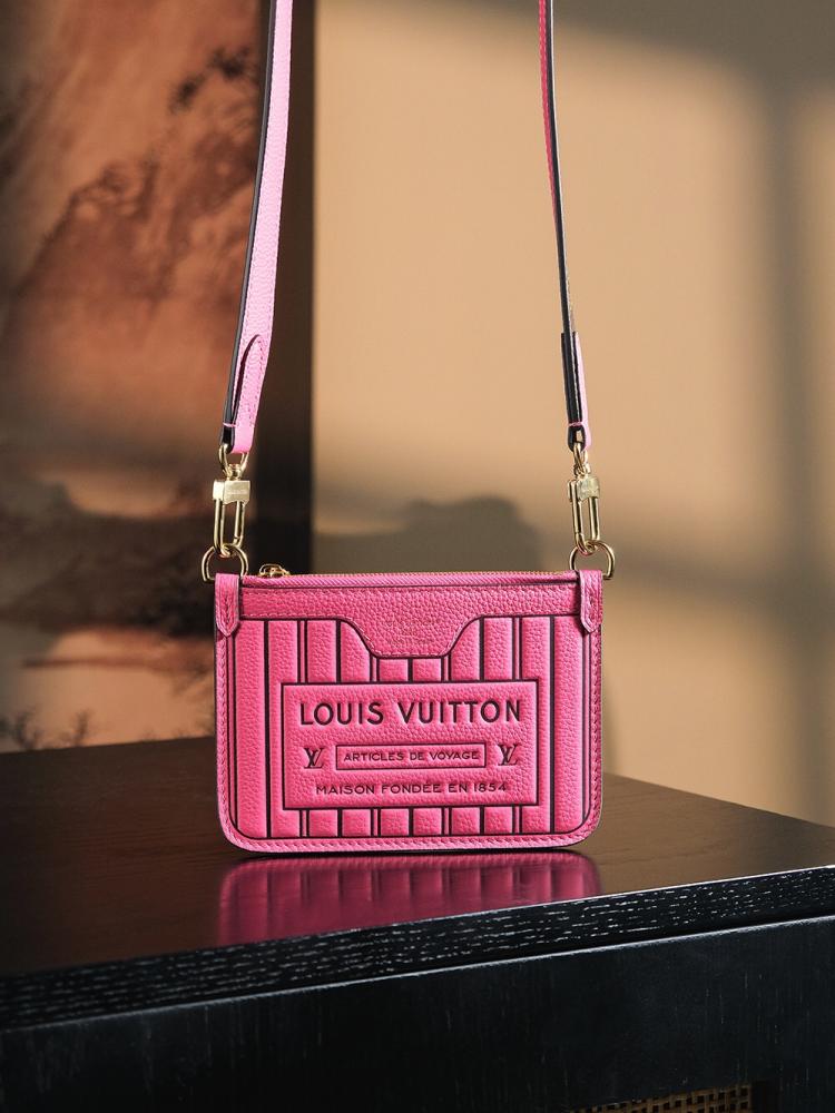 حقيبة Neverfull BB من لويس فيتون
