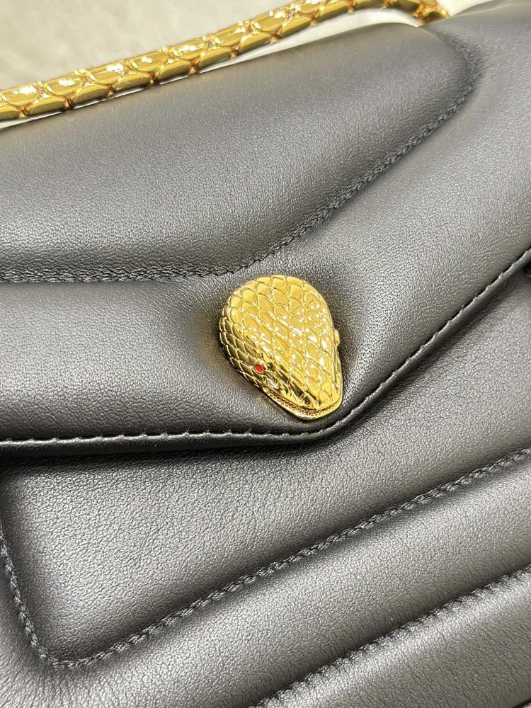 حقيبة SERPENTI REVERSE من بولغاري