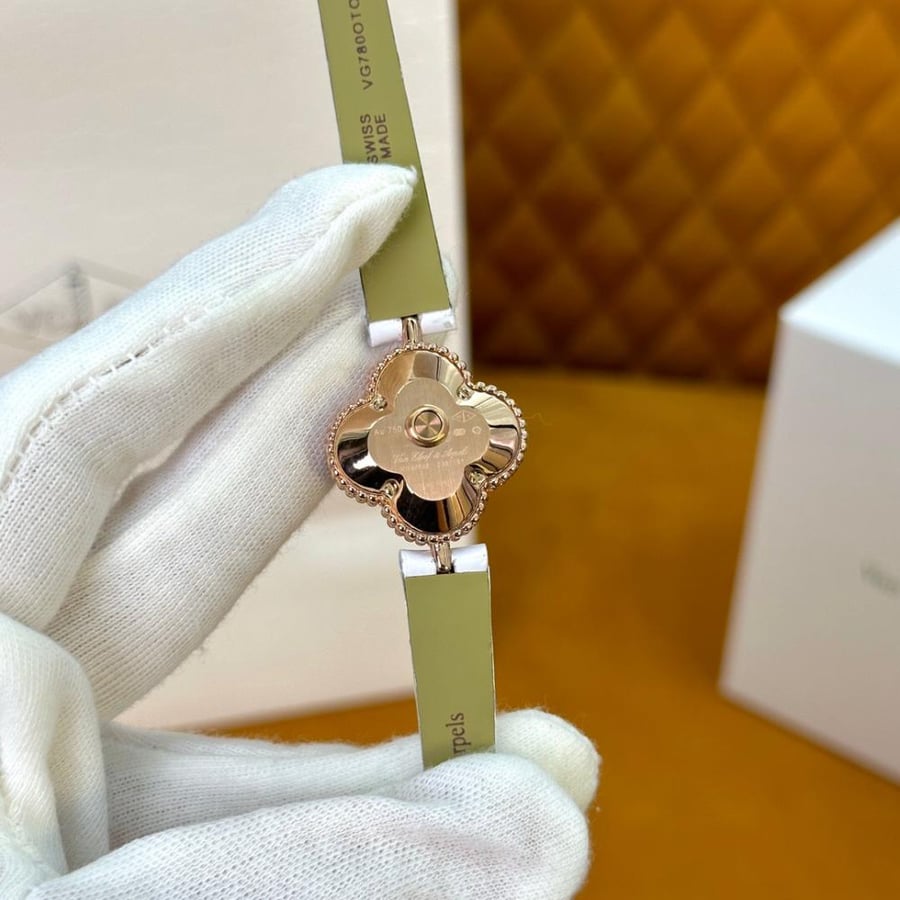 ساعة ڤان كليڤ الآمبرا 22.7mm