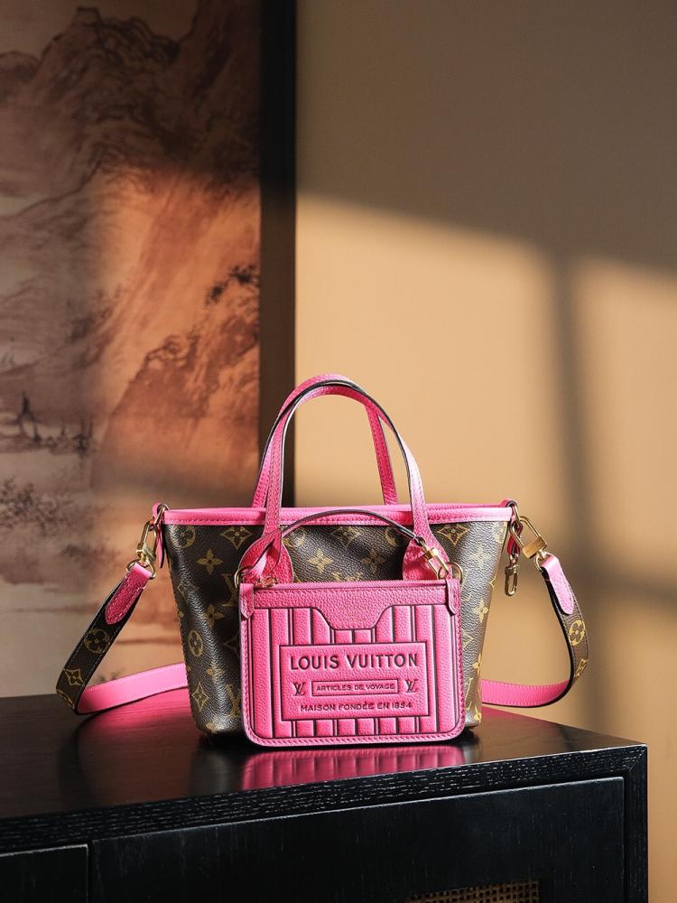 حقيبة Neverfull BB من لويس فيتون