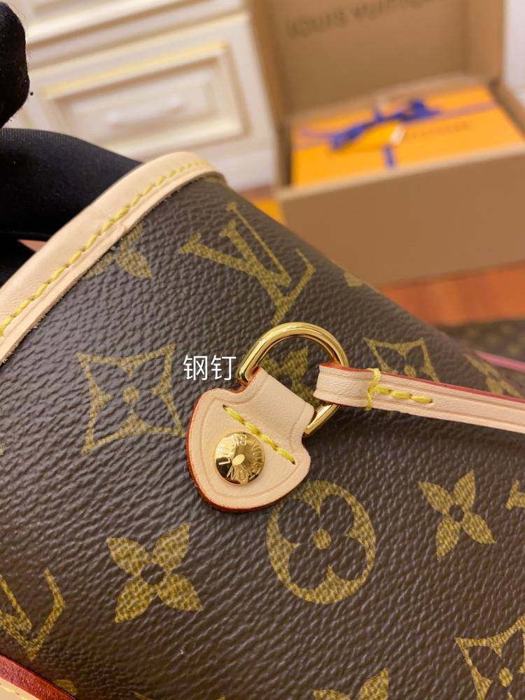 حقيبة Neverfull MM