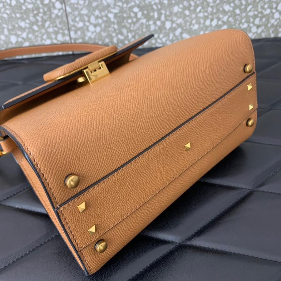 حقيبة Garavani Vsling من فالنتينو
