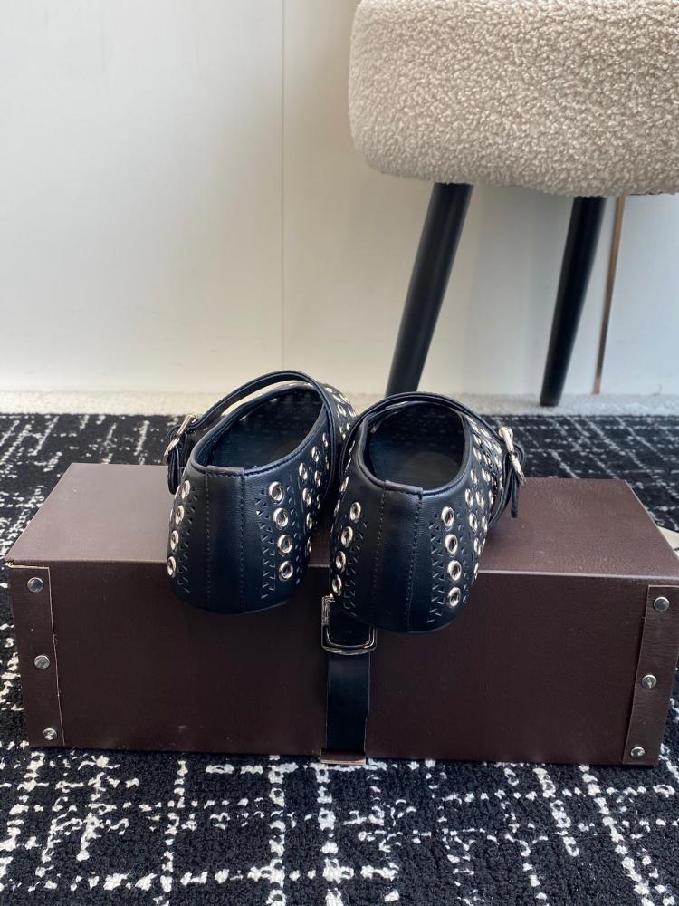 فلات Alaia 25ss
