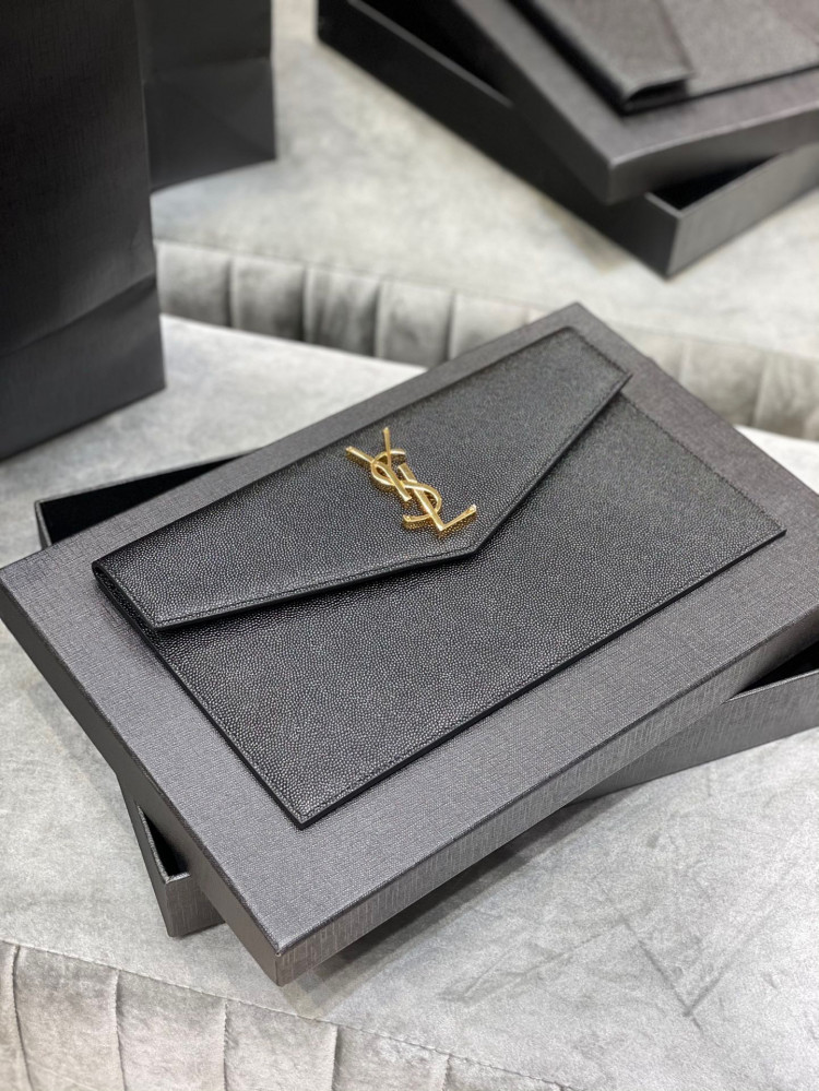Ysl uptown pouch 27cm.    2768