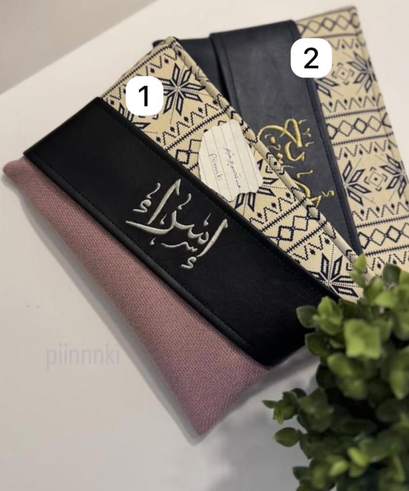 باوتش مصنوع من الخيش الناعم والجلد وقماش علوي مزخرف