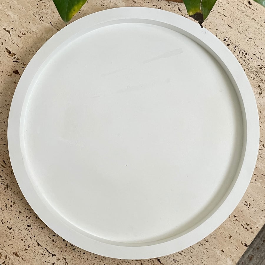 Round tray