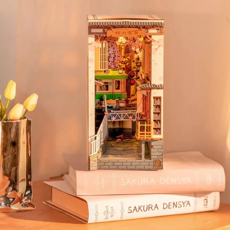 ممر اليابان بين الكتب | Sakura Densya Book Nook | DIY