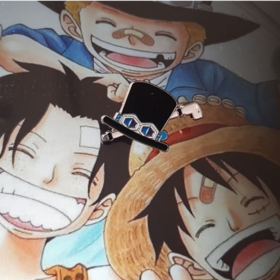 بروشات الإخوة أيس سابو لوفي one piece