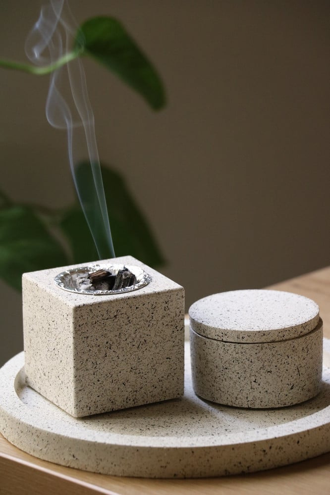 مجموعة حجرية beige stone كبيرة