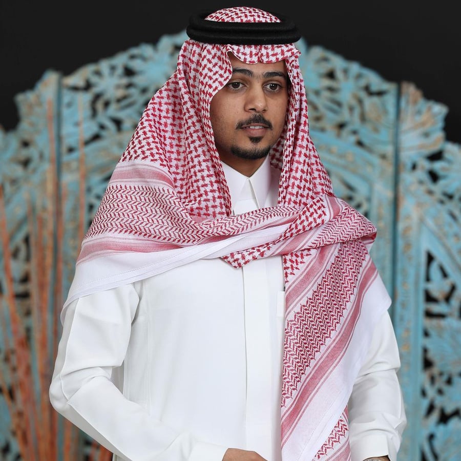 شماغ ديليكات احمر فاتح - dellcate 25