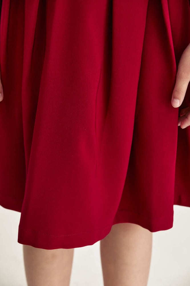Wide pleated skirt