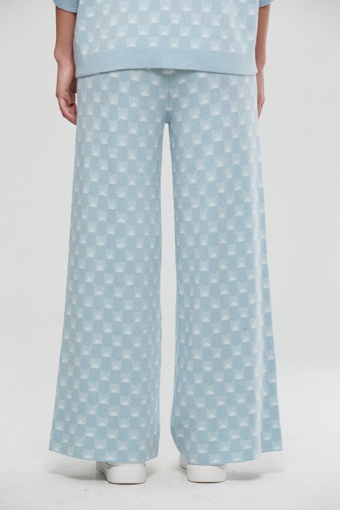 بنطلون محبوك ازرق بطبعة مميّزة واسع