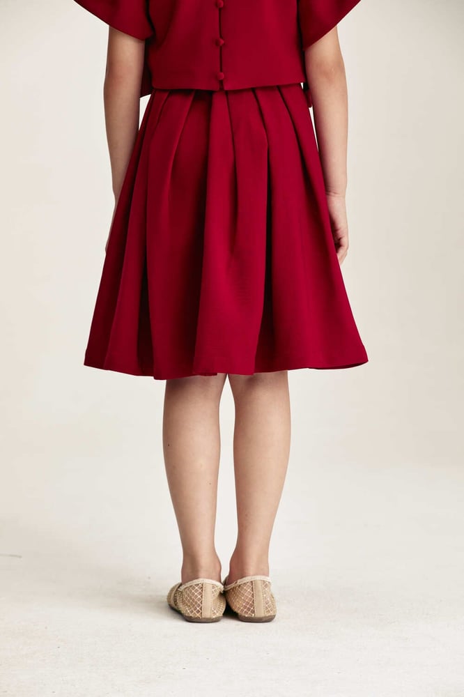 Wide pleated skirt