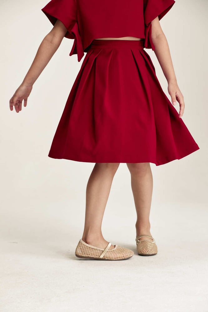 Wide pleated skirt
