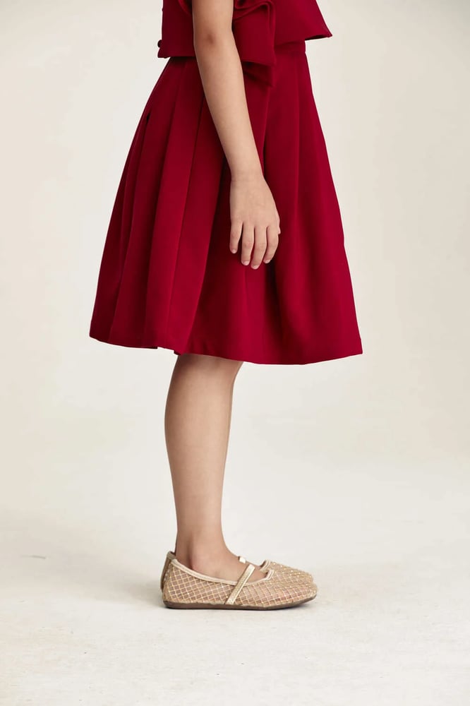 Wide pleated skirt