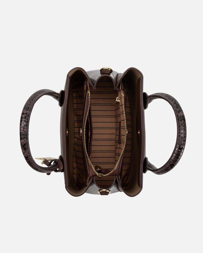Women's bag made of leather in brown color