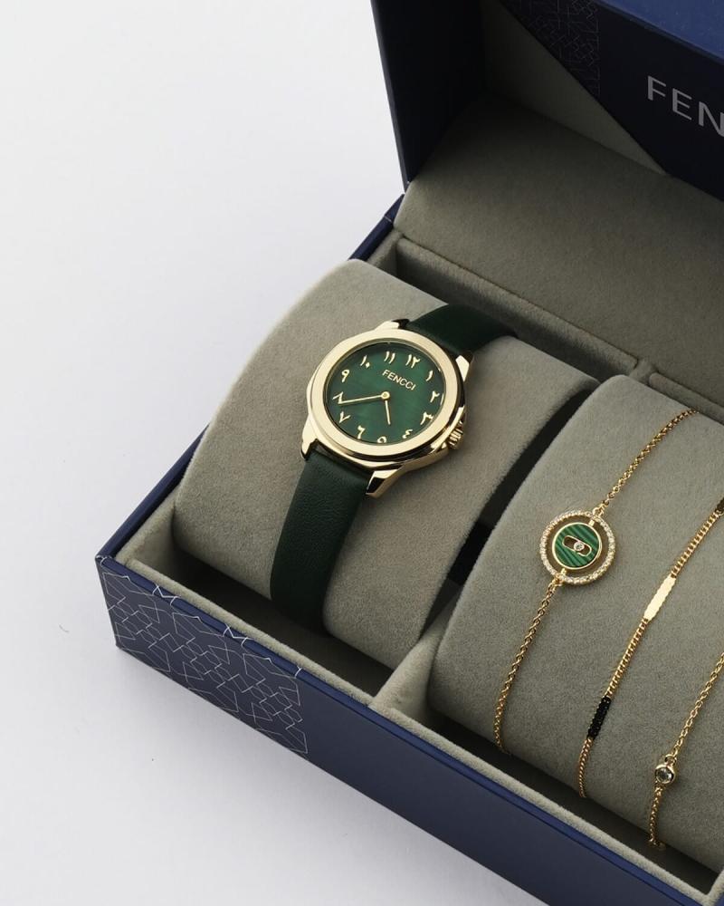 A distinguished women's gift, a watch made of leather and bracelets