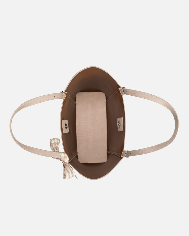 An women's bag made of leather in brown color | NLH041F7611