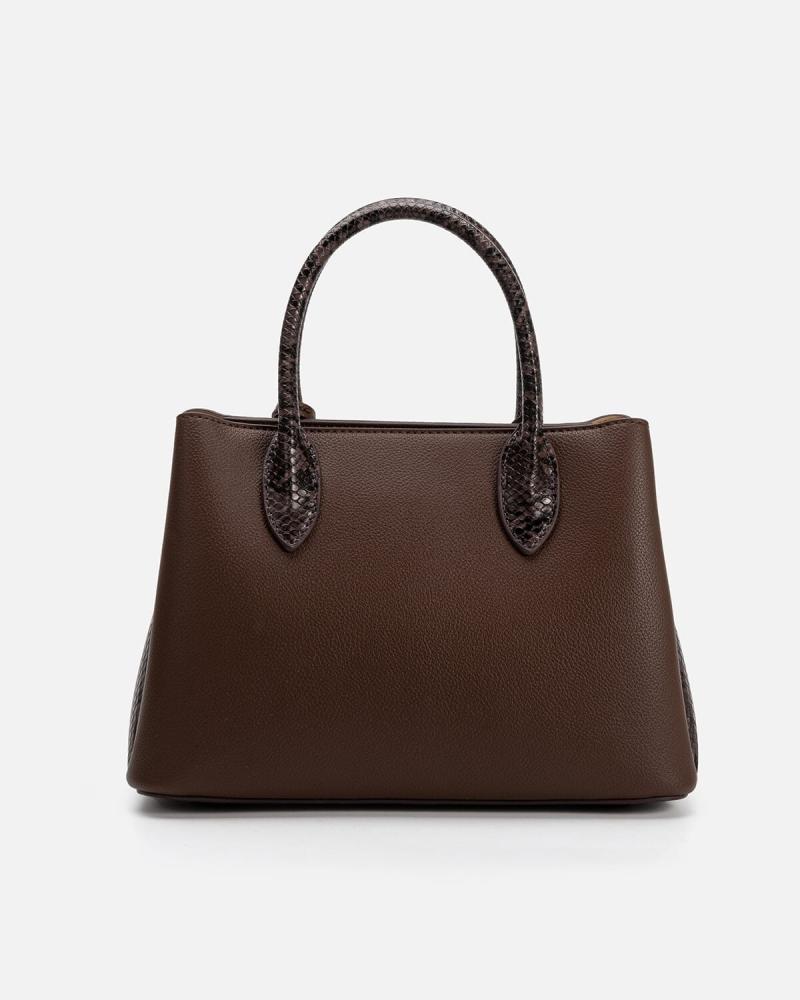 Women's bag made of leather in brown color