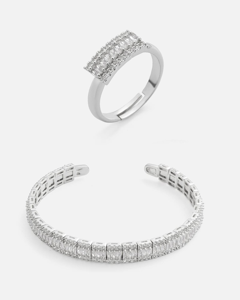 A women's set eye-catching in silver color