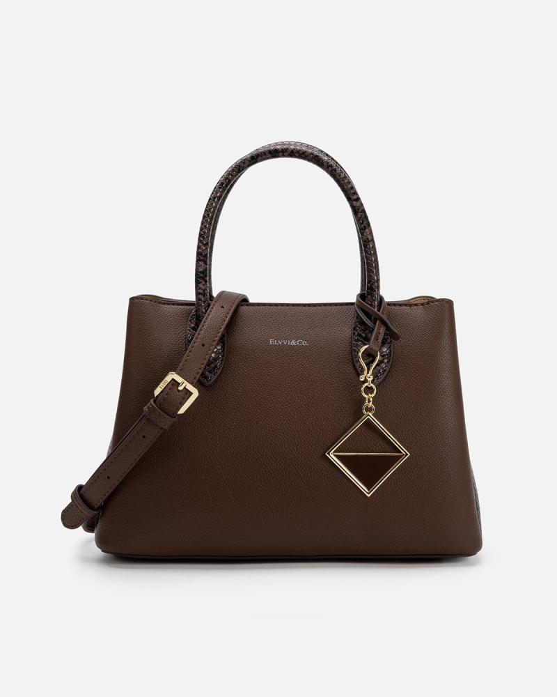 Women's bag made of leather in brown color