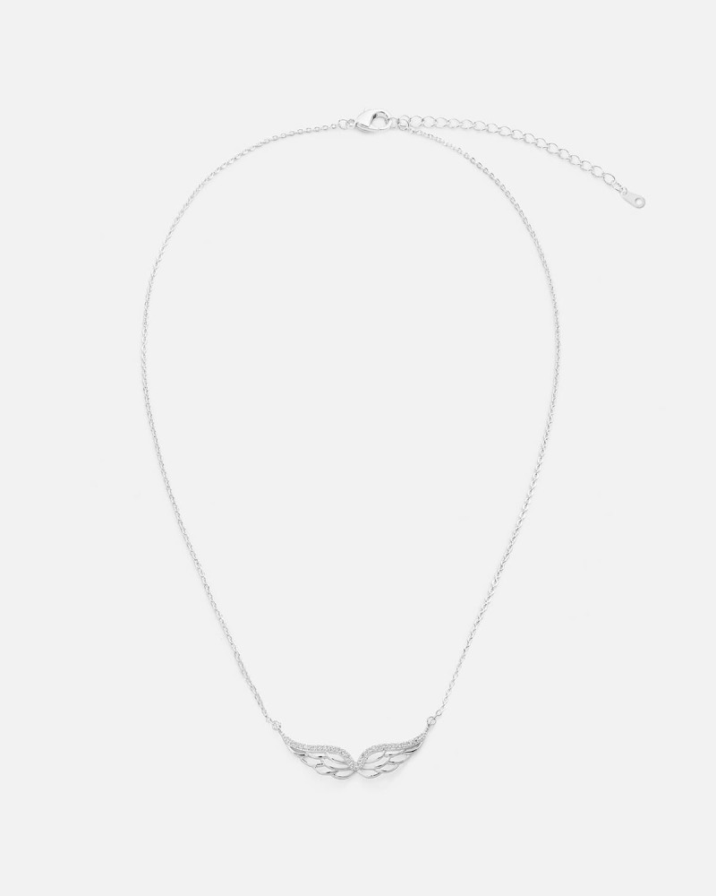 Women's necklace with an attractive design silver