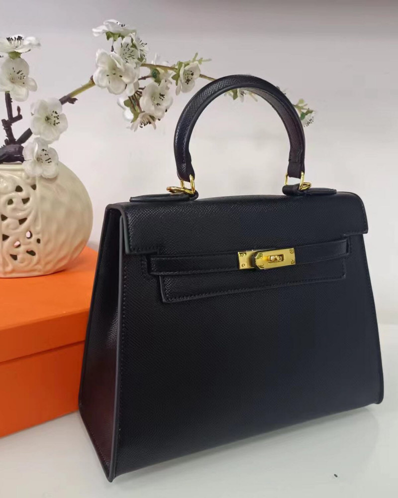 Women's classic bag in black color