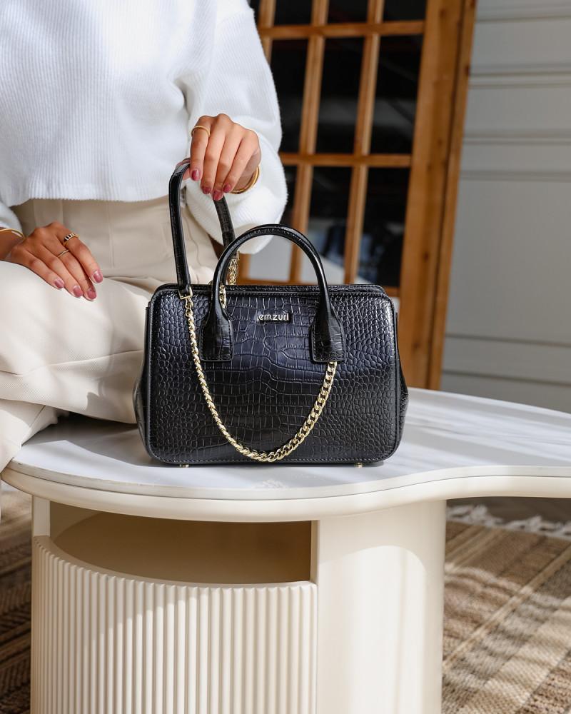 Women's Izumi Classic bag in black