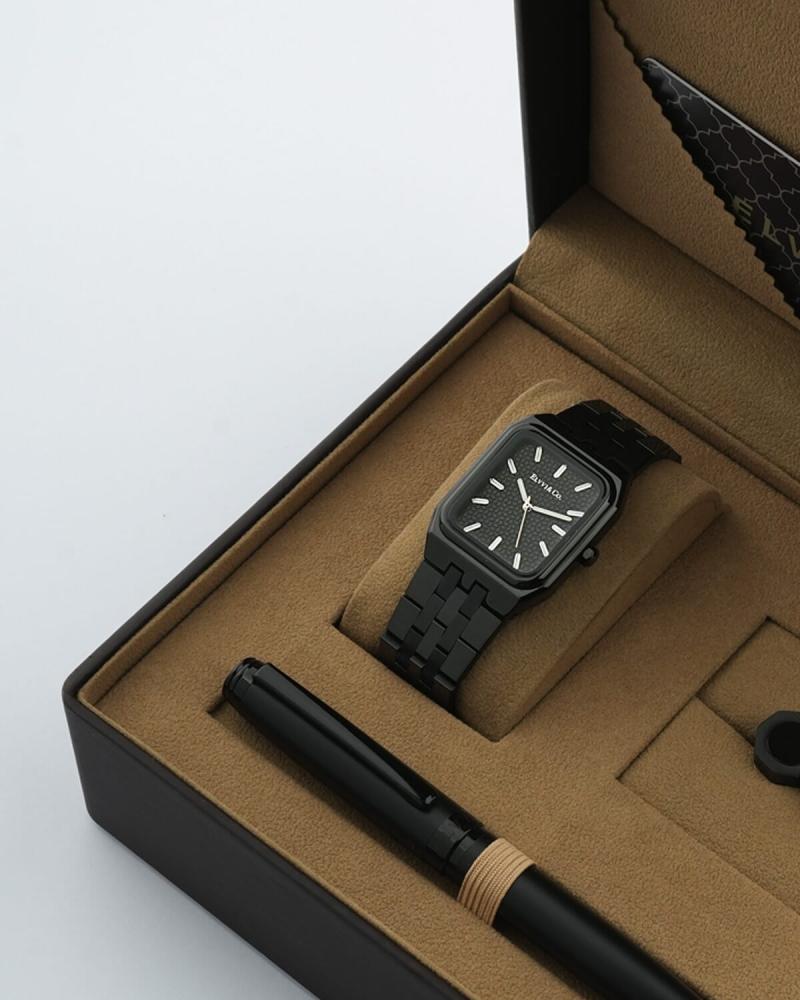A distinguished men's gift, Villa and Co
