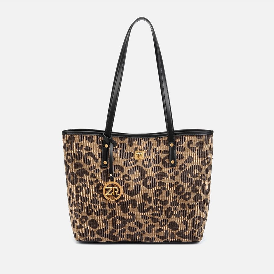 Women's bag with classic design
