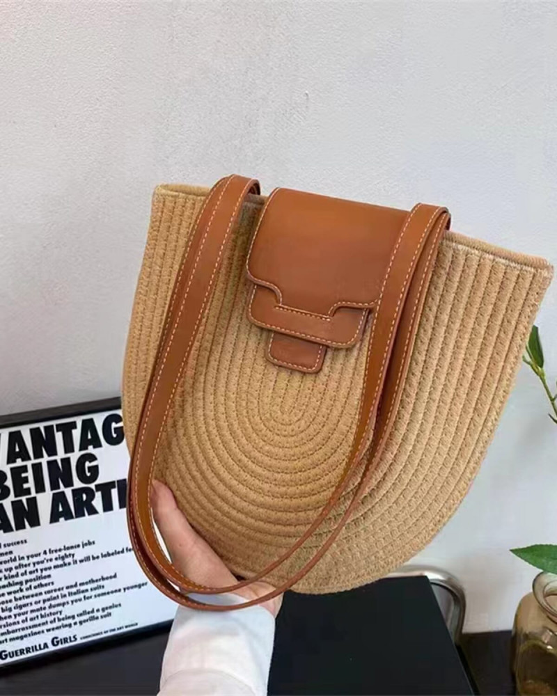 Women's bag with an elegant design in brown color