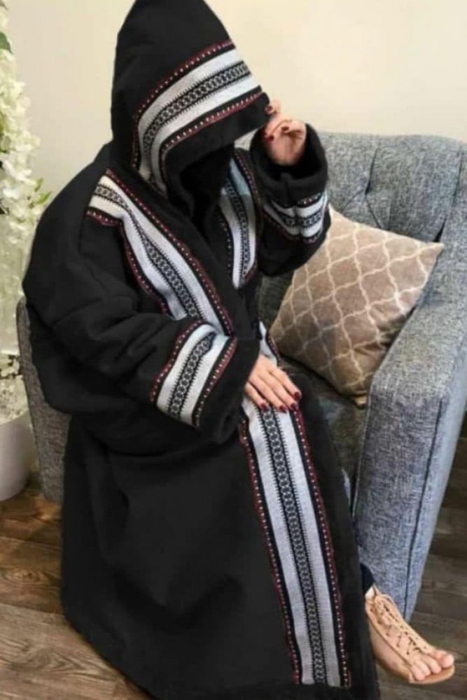 فروه نسائيه منقوشه بالسدو