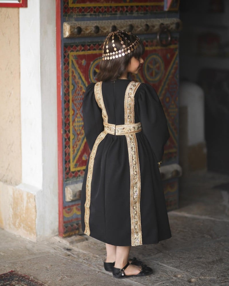 فستان تاراثي